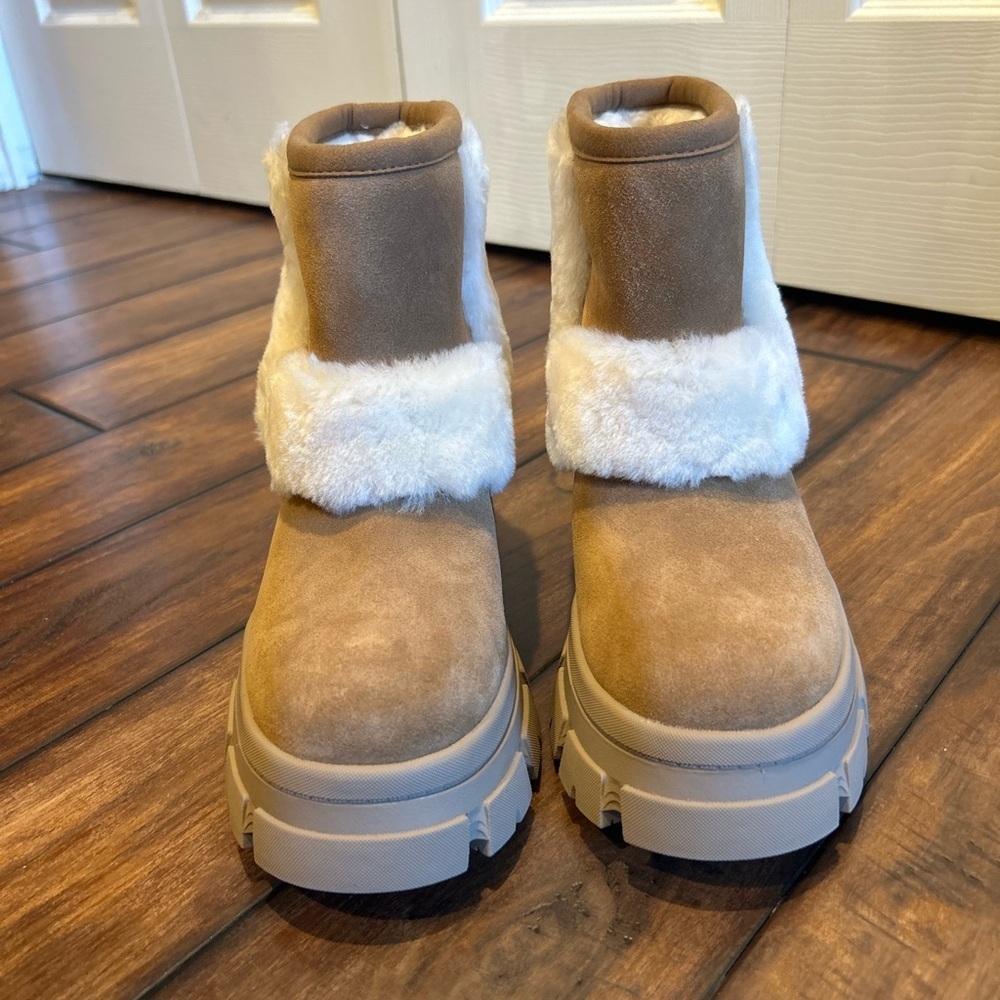 UGG Brooklyn Sunburst Women’s Platform Boots NEW - Picture 6 of 10